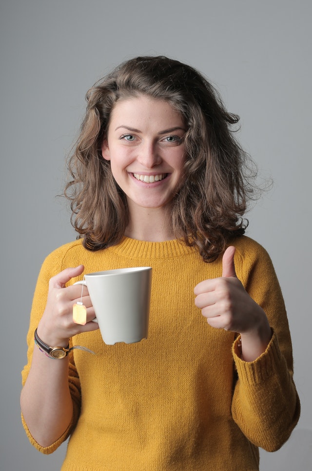 Girl drinking tea